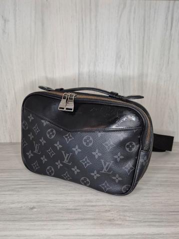 Authentieke Louis Vuitton Eclipse heuptas met 2 monogram beschikbaar voor biedingen