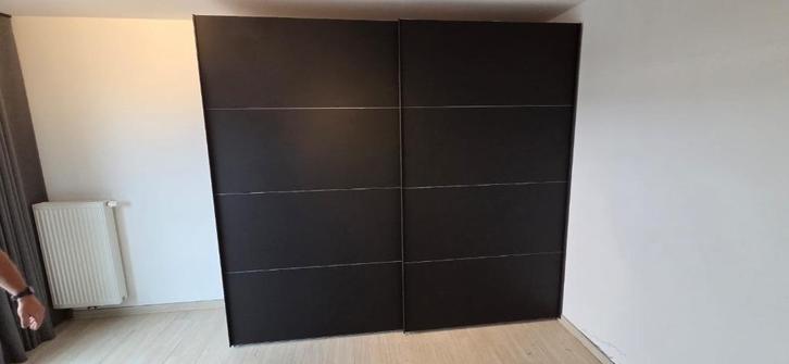 Ruime kleerkast in uitstekende staat, Huis en Inrichting, Kasten | Kleerkasten, Zo goed als nieuw, 200 cm of meer, 200 cm of meer