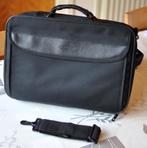 Sac de transport Case Logic pour Laptop de 15,4", Informatique & Logiciels, Sac à bandoulière, Enlèvement, Utilisé