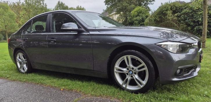 BMW 320 i 184 pk handgeschakelde liefhebbersauto 53.800 km !, Auto's, BMW, Particulier, 3 Reeks, ABS, Airbags, Airconditioning