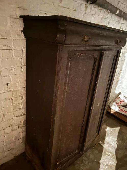 Volhouten kast gratis afhalen te Erps-Kwerps, Antiek en Kunst, Antiek | Meubels | Kasten, Ophalen