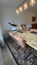 Rofra eet en salontafel, Ophalen