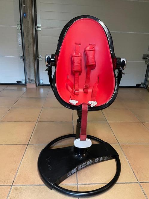 Bloom fresco kinderstoel zwart/rood, Kinderen en Baby's, Kinderstoelen, Zo goed als nieuw, Meegroeistoel, Aanschuifbaar, Afneembaar eetblad