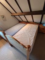 Twee eenpersoonsbedden met lattenbodems 90x200 cm, Antiek en Kunst, Antiek | Meubels | Bedden, Ophalen