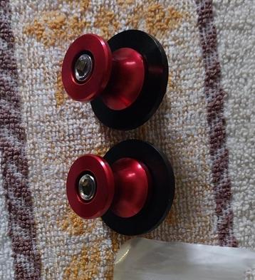1 set Bobbins M 6 rood paddockstand-support,sliders nieuw beschikbaar voor biedingen