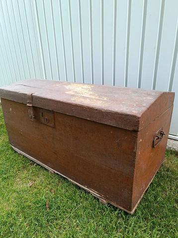 Oude houten kist vintage retro  beschikbaar voor biedingen
