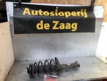 Schokdemperpoot rechts-voor van een Citroen DS3 beschikbaar voor biedingen