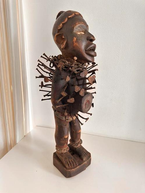 Bakongo Nkisi Nkondi fetisj nagelbeeld van Antropoloog, Antiek en Kunst, Kunst | Niet-Westerse kunst, Verzenden