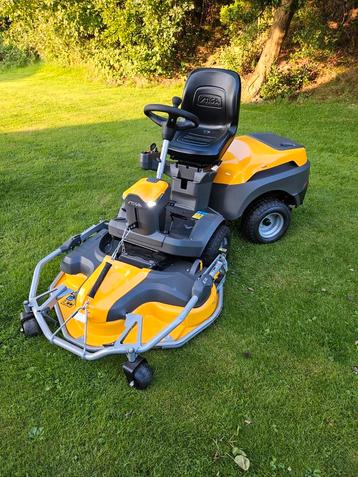 Zitmaaier grasmaaier tondeuse stiga husqvarna John deere  beschikbaar voor biedingen