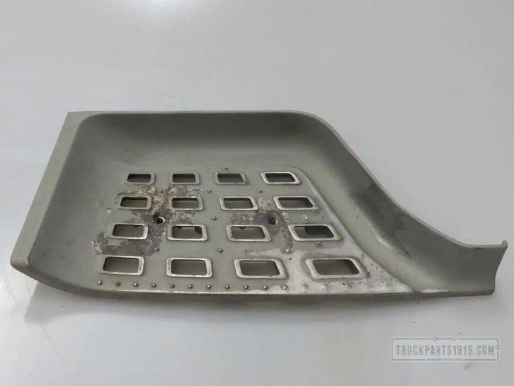 DAF Body & Chassis Parts Opstap trede Li. DAF CF, Autos : Pièces & Accessoires, Pièces camion, DAF, Carrosserie et Tôlerie, Utilisé