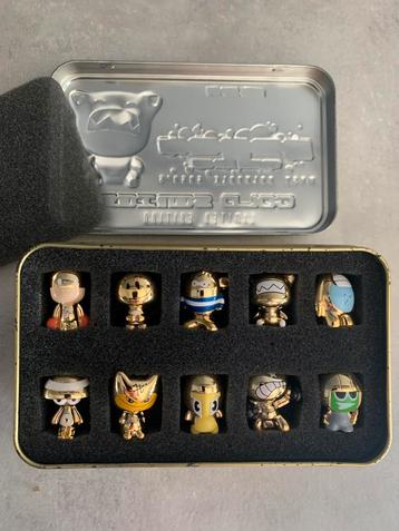 Gogo’s crazy bones Gold + 1 zeldzame apart beschikbaar voor biedingen