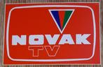 Vintage sticker Novak TV retro autocollant, Comme neuf, Enlèvement ou Envoi, Marque