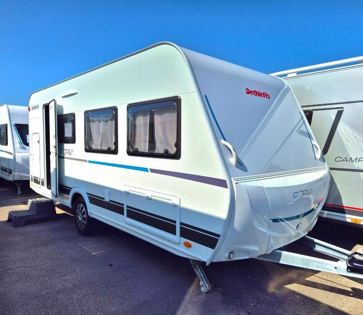 Dethleffs C’Joy 480 QLK /  Actieprijs, Caravans en Kamperen, Caravans, Bedrijf, meer dan 6, 1000 - 1250 kg, Treinzit, Dethleffs