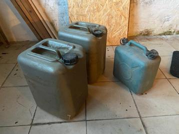 Jerrycans beschikbaar voor biedingen