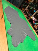 Grijze Italiaanse leer lap 1.2mm dikte soepel&glad L-28-1, Hobby en Vrije tijd, Ophalen of Verzenden, Zo goed als nieuw, Grijs