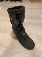 Dianese nexus motorlaarzen, Ophalen