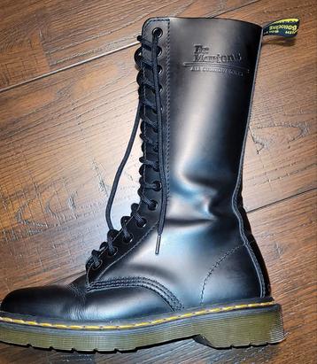 Dr.Martens AirWair hoge veterlaars mt37 beschikbaar voor biedingen