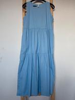 *NIEUW* Lichtblauwe lange zomerjurk Maat M - Punto, Kleding | Dames, Jurken, Maat 38/40 (M), Blauw, Nieuw, Ophalen of Verzenden