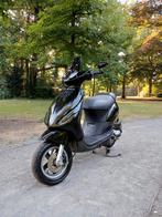 Piaggo Zip topstaat Klasse A zonder rijbewijs 9000km, Fietsen en Brommers, Ophalen, Zo goed als nieuw, Zip