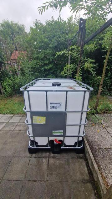 IBC containers 1000 ltr, kunststof pallet, nieuwstaat beschikbaar voor biedingen