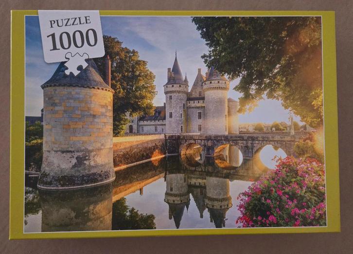 Puzzel 1000 1.000st.“Castle of Sully-sur-Loire”, Hobby en Vrije tijd, Denksport en Puzzels, Zo goed als nieuw, Legpuzzel, 500 t/m 1500 stukjes