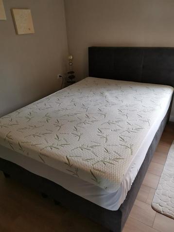 Linge de lit, couvre matelas de qualité. Dimensions : 1m40/  beschikbaar voor biedingen