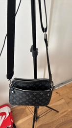 Louis Vuitton boekentas, Handtassen en Accessoires, Tassen | Schoudertassen, Zwart, Zo goed als nieuw, Leer, Ophalen
