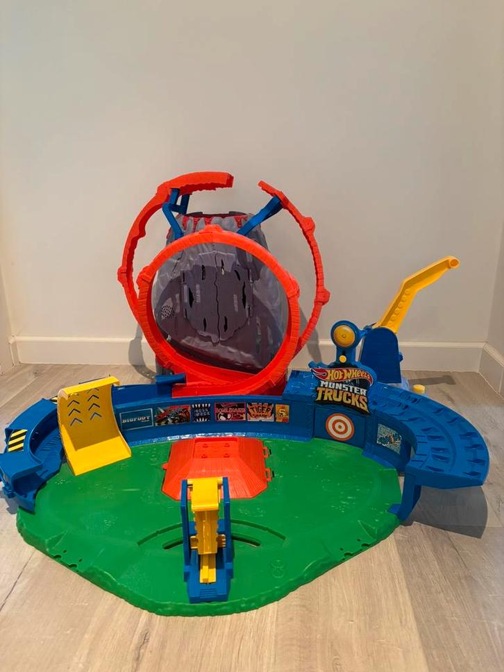 Hot Wheels dino racebaan, Kinderen en Baby's, Speelgoed | Racebanen, Zo goed als nieuw, Racebaan, Hot Wheels, Ophalen
