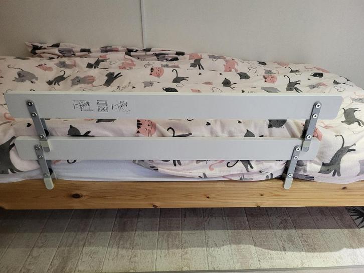 Zijsteun bed Vikare Ikea, Enfants & Bébés, Chambre d'enfant | Lits, Comme neuf, Moins de 140 cm, Enlèvement
