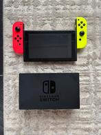 Une idée cadeaux la console est complète et quasi neuve, Ophalen, Met games, Zo goed als nieuw, Switch Original