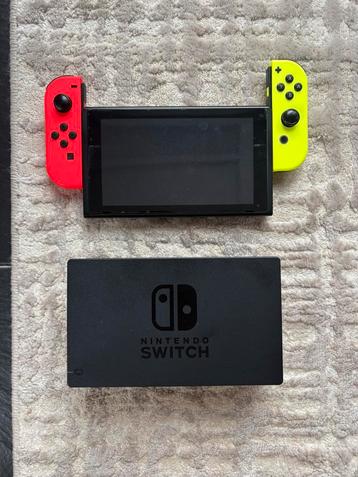 Une idée cadeaux la console est complète et quasi neuve  beschikbaar voor biedingen