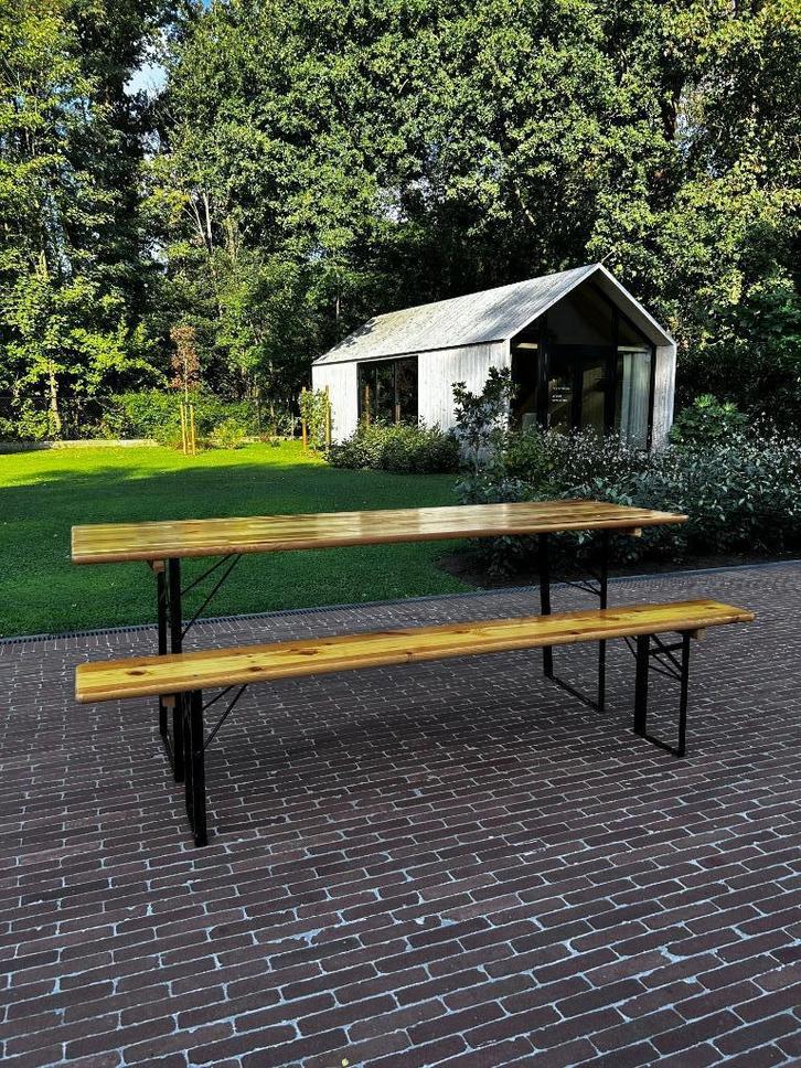 Biertafel en -bank met zwart onderstel, Hobby en Vrije tijd, Feestartikelen, Zo goed als nieuw, Feestartikel, Ophalen