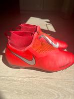 Chaussures de football Nike Mercurial enfant rouge, Sports & Fitness, Football, Enlèvement, Utilisé