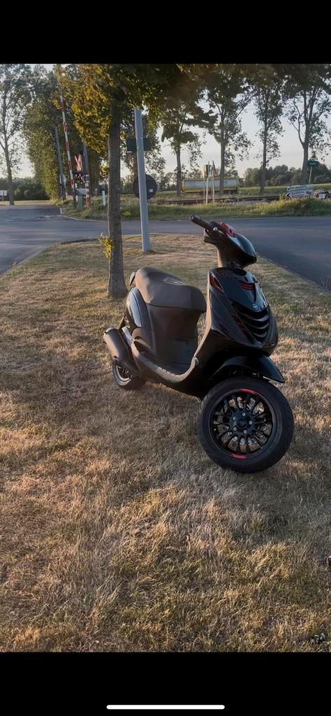 Piaggo zip 125cc ac runner blok, Fietsen en Brommers, Scooters | Piaggio, Zo goed als nieuw, Zip, Klasse B (45 km/u), Benzine