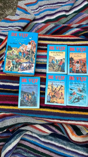 5 pockets De Vijf + verzamelboek beschikbaar voor biedingen