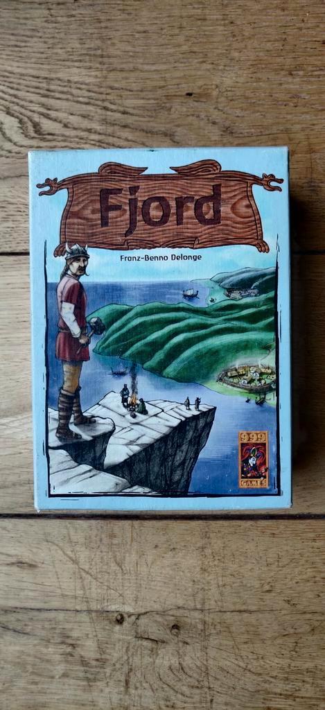 Fjord - Weer een spel van nonkel Marcel., Hobby en Vrije tijd, Gezelschapsspellen | Bordspellen, Ophalen of Verzenden