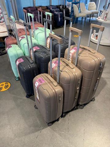 NIEUW Hardcase Reiskoffers/Set van 3 beige-zwart/groen/roze beschikbaar voor biedingen