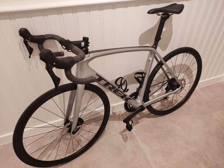 Trek Emonda SL 5  – maat 56 –  Metallic Grey, Fietsen en Brommers, Fietsen | Racefietsen, Gebruikt, Heren, Overige merken, Meer dan 20 versnellingen