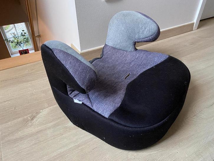 Verhoogzitje of autostoel met zwart en grijze kleur, Enfants & Bébés, Sièges auto, Utilisé, 15 à 36 kg, Ceinture de sécurité, Enlèvement ou Envoi