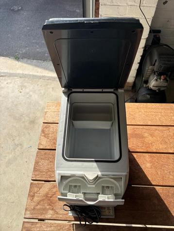 Autofrigo 12V €60 beschikbaar voor biedingen