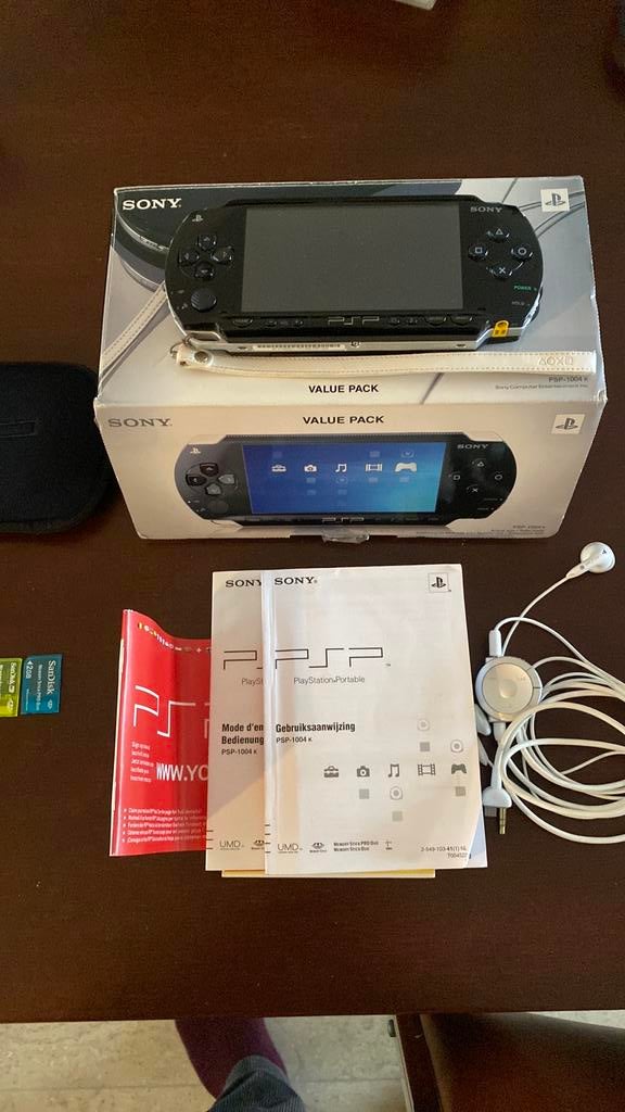 Sony PSP, Games en Spelcomputers, Spelcomputers | Sony PSP, Gebruikt, PSP, Zwart, Met games, Met UMD-films, Ophalen
