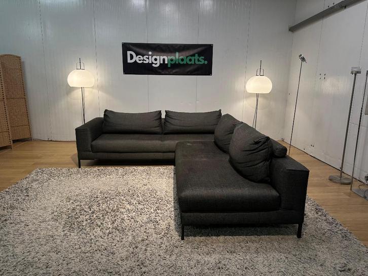 Antraciet Aikon Lounge Hoekbank – Design on Stock, Huis en Inrichting, Zetels | Zetels, Zo goed als nieuw, Hoekbank, Vierpersoons of meer
