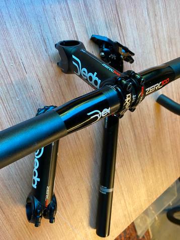 Deda Zero100 cockpit en zadelpen beschikbaar voor biedingen