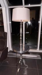Lampe argentée élégante avec table d'appoint, Enlèvement, Comme neuf, Métal, 150 à 200 cm