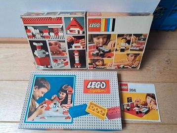 Lego in doos 1950 en 1970 in een lot zie foto's. Doe een bod beschikbaar voor biedingen