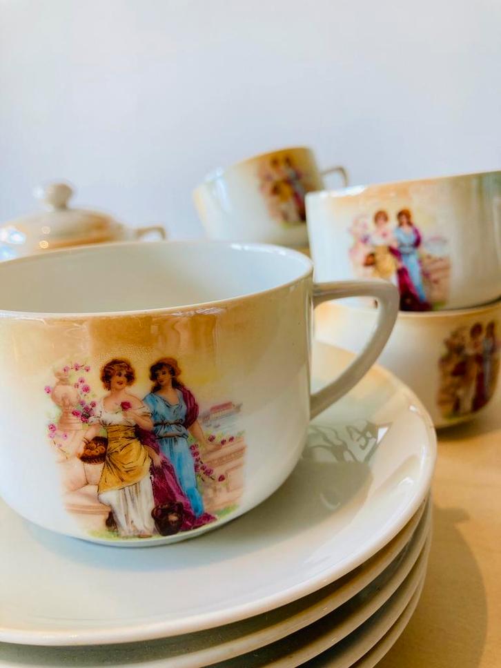 Setje van 5 porseleinen tasjes, ondertas en suikerpot, Antiek en Kunst, Antiek | Porselein, Ophalen of Verzenden