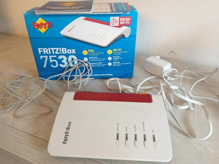 FRITZ! FRITZ!Box, Informatique & Logiciels, Commutateurs réseau, Enlèvement