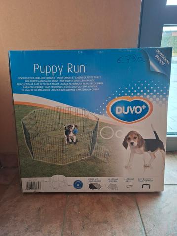 Puppy ren geschikt voor buiten met afdeknet, deur en haken beschikbaar voor biedingen