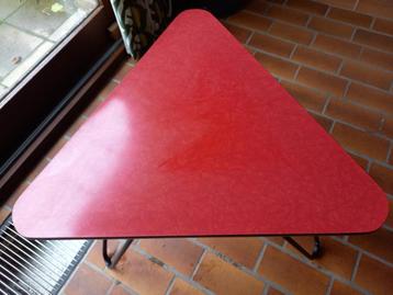 Table basse en formica beschikbaar voor biedingen