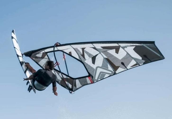 Severne BladePro 5.0 max. 10 keer gebruikt, Watersport en Boten, Windsurfen, Zo goed als nieuw, Zeil, Minder dan 5 m², Ophalen of Verzenden